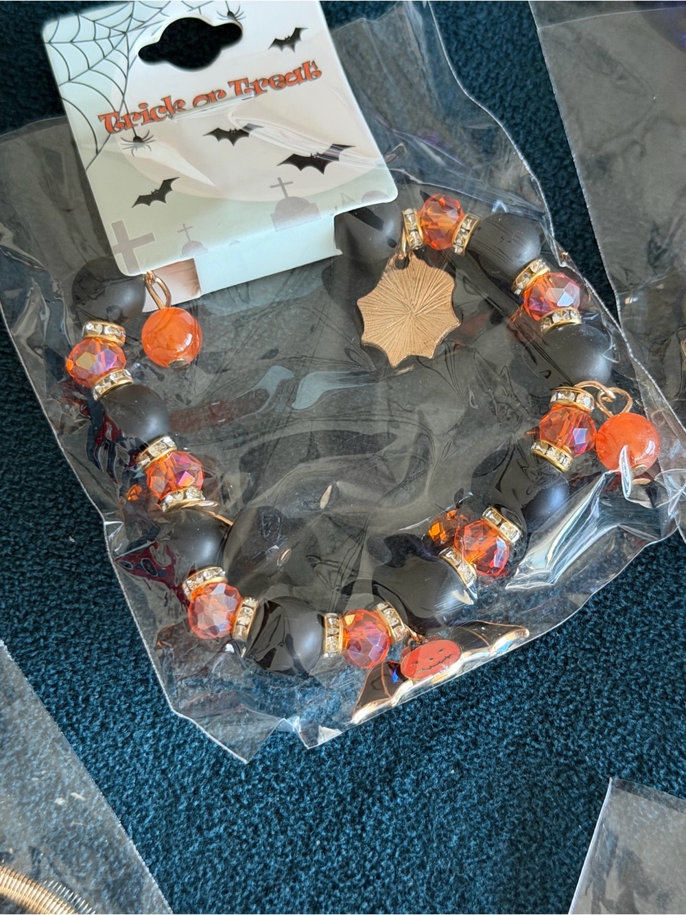 NWT 6 different Halloween Charm stretchy Bracelets - Ghosts & Pumpkins - Picture 5 of 7